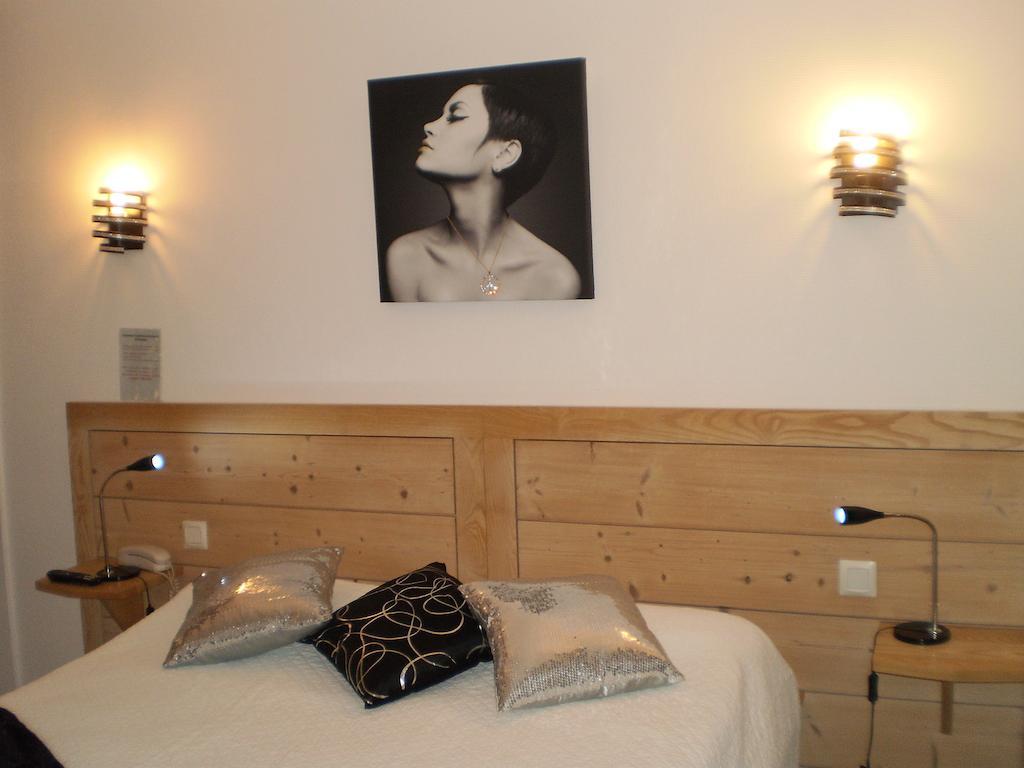 Hotel L Ander Saint-Flour  Habitación foto